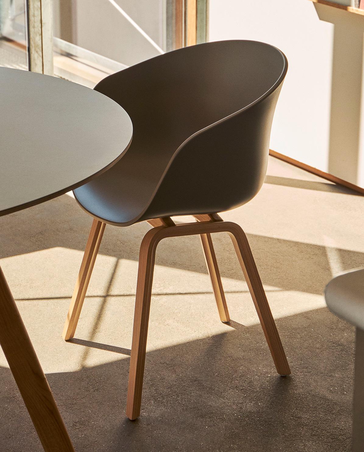 Stuhl About A Chair AAC22 Water-based Lacquered Oak 