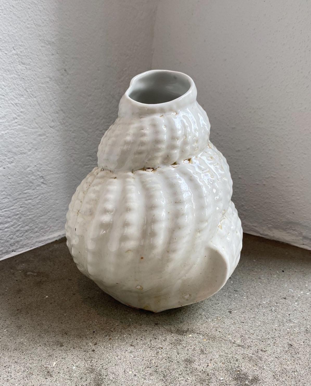 Vase Shell One Size